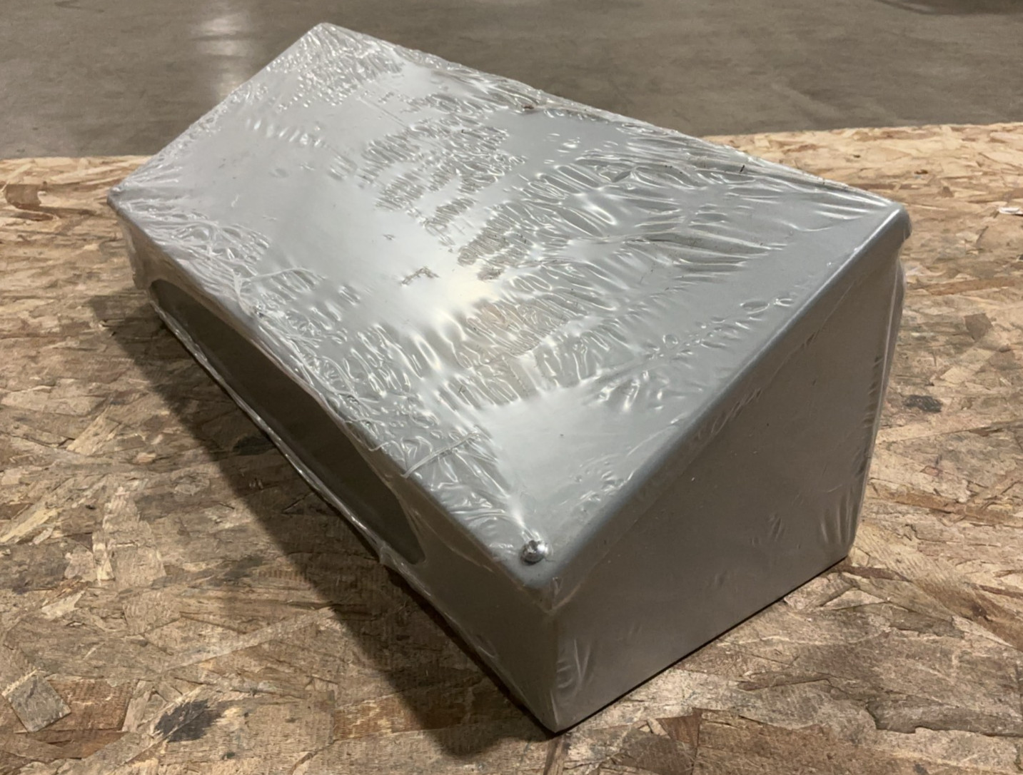 New nVent Hoffman C8C20 Consolet Enclosure Gray 8″x20″x7.09″ 59510