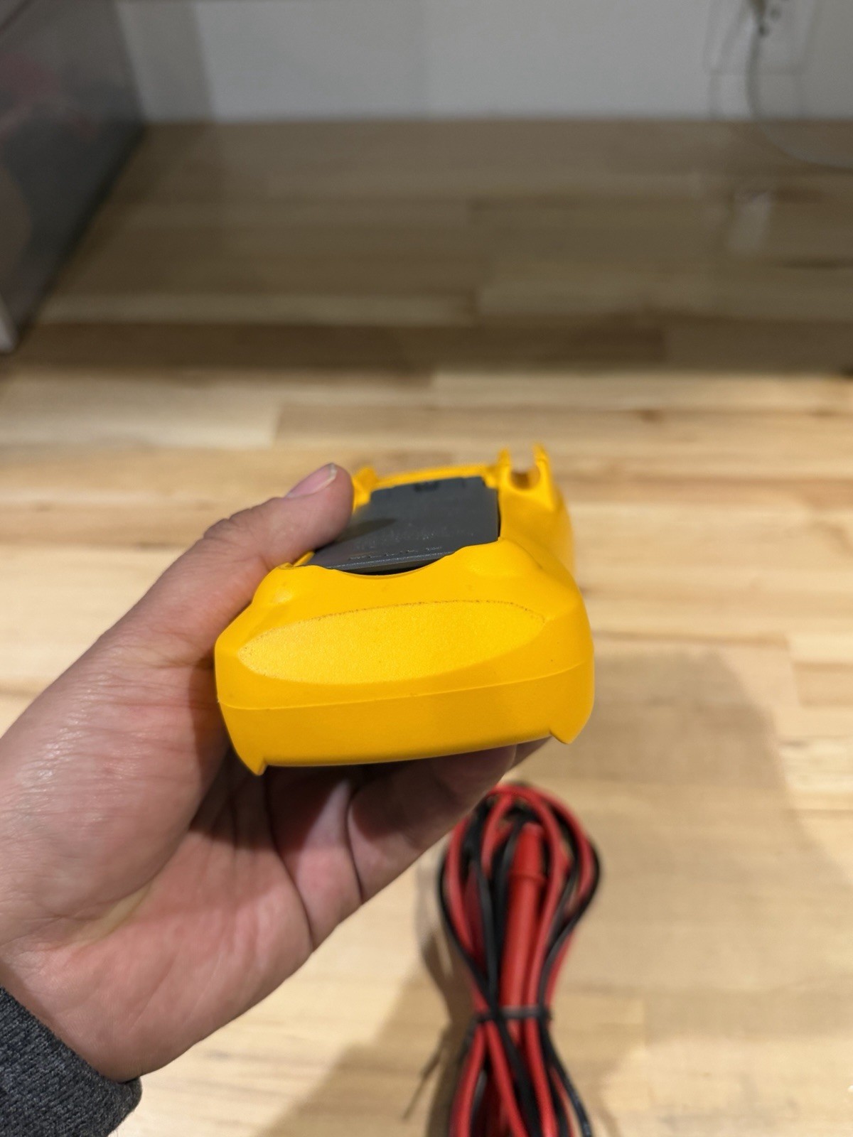 FLUKE 116 TRUS-RMS MULTIMETER / LEADS – SHIPS FAST (TESTED)