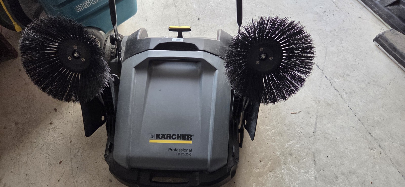Kärcher Pro Walk Behind Outdoor Push Sweeper, KM 70/20 C 2SB