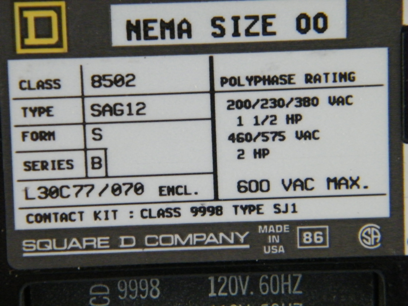 SQUARE D AC MAGNETIC NEMA RATED CONTACTOR CLASS 8502 TYPE SAG12V02 3 PHASE 3 POL