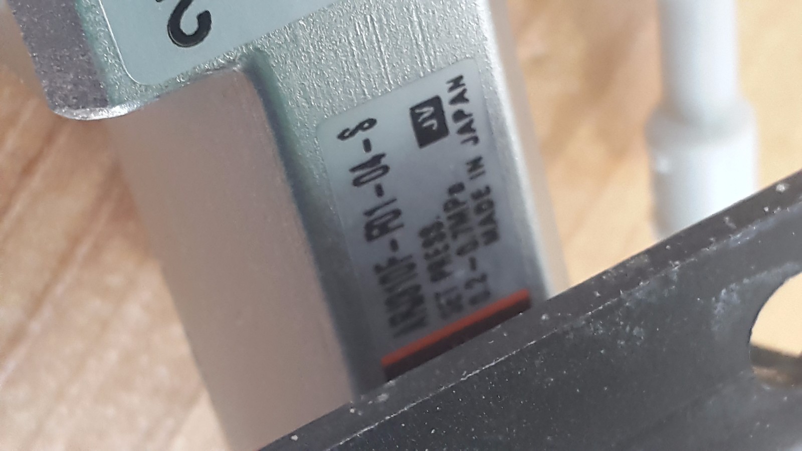 SMC ARJ310F-F01-04-S* Z-4381 Regulator Valve, USED