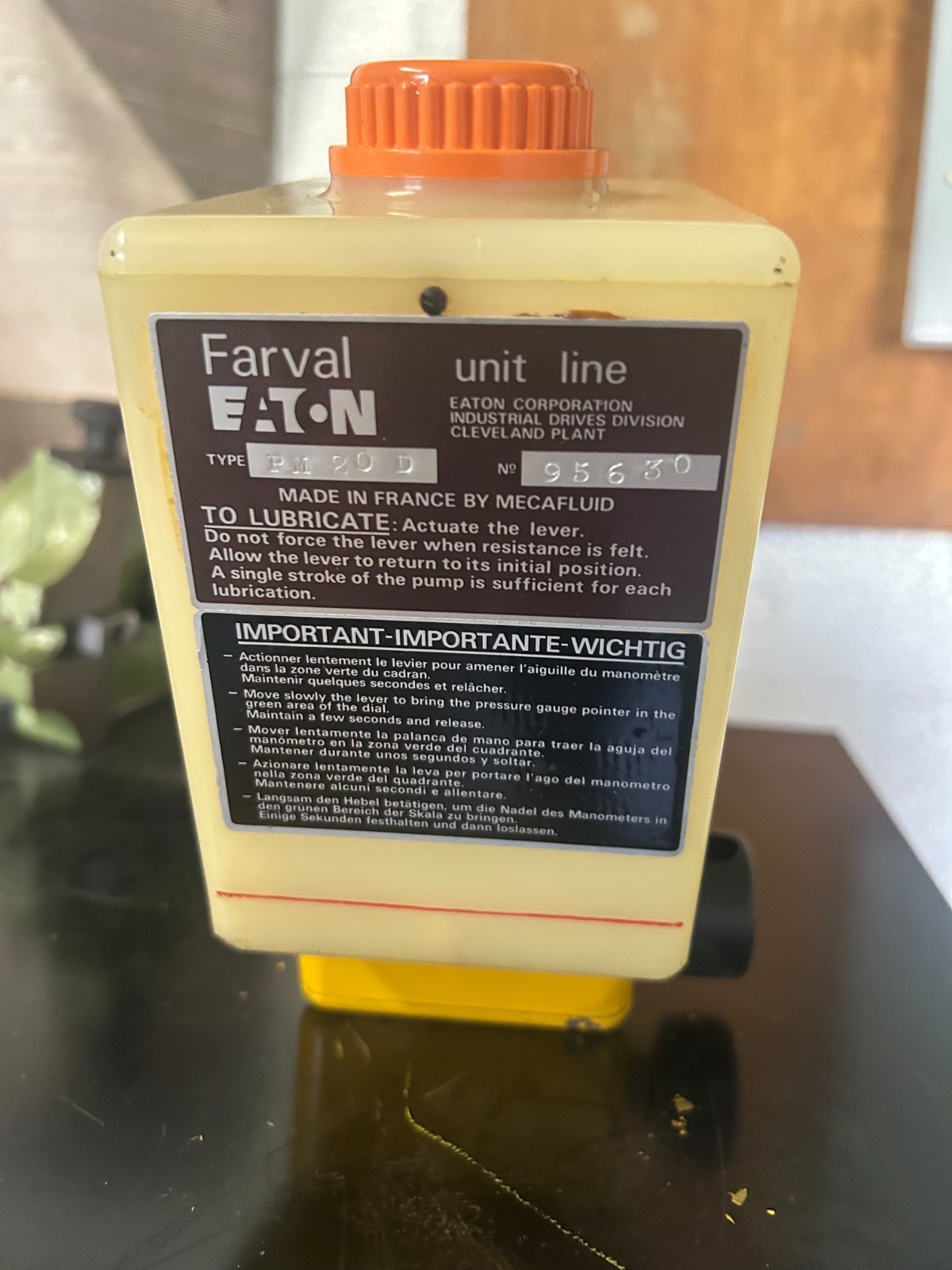 EATON FARVAL OILER UNIT USED EXCELLENT CONDITION
