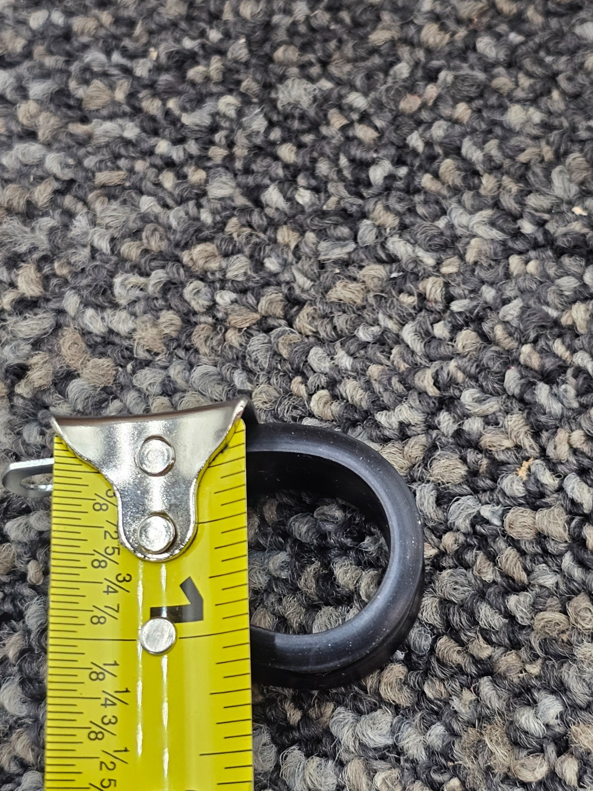 (QTY 75) UMPCO S325G12 Cushioned Steel Loop Clamp 3/4″ X 1/2″