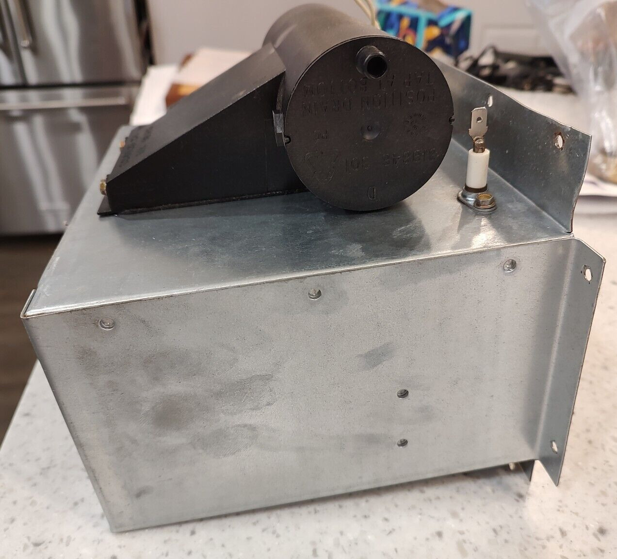 CARRIER BURNER BOX + AIR INLET / CAP + FLAME SENSOR + HOT SURFACE IGNITOR