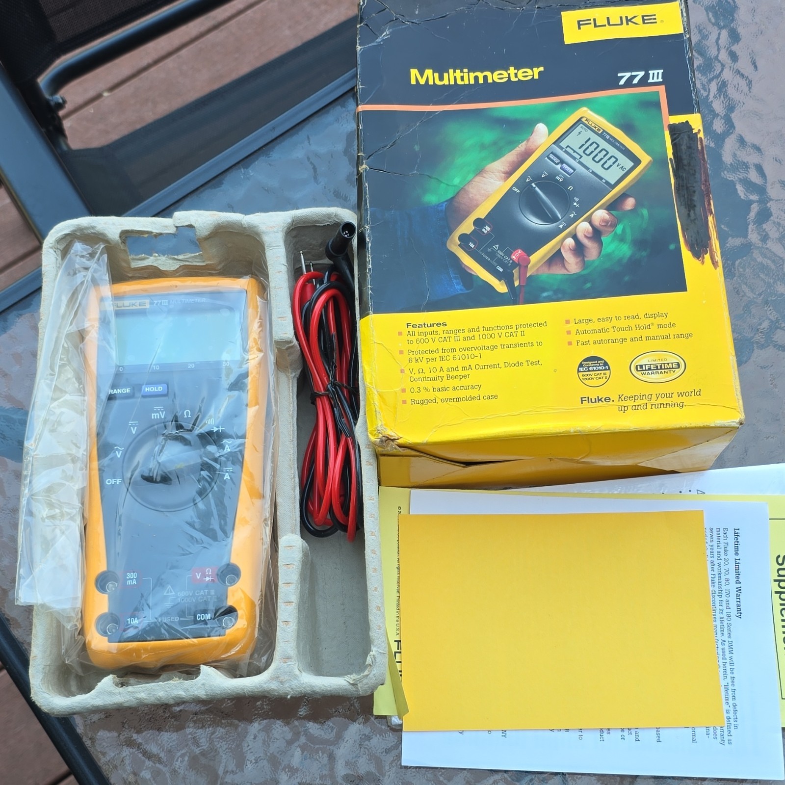Fluke 77 III Handheld Digital Multimeter CAT III 1000V 6000 Count Data Hold