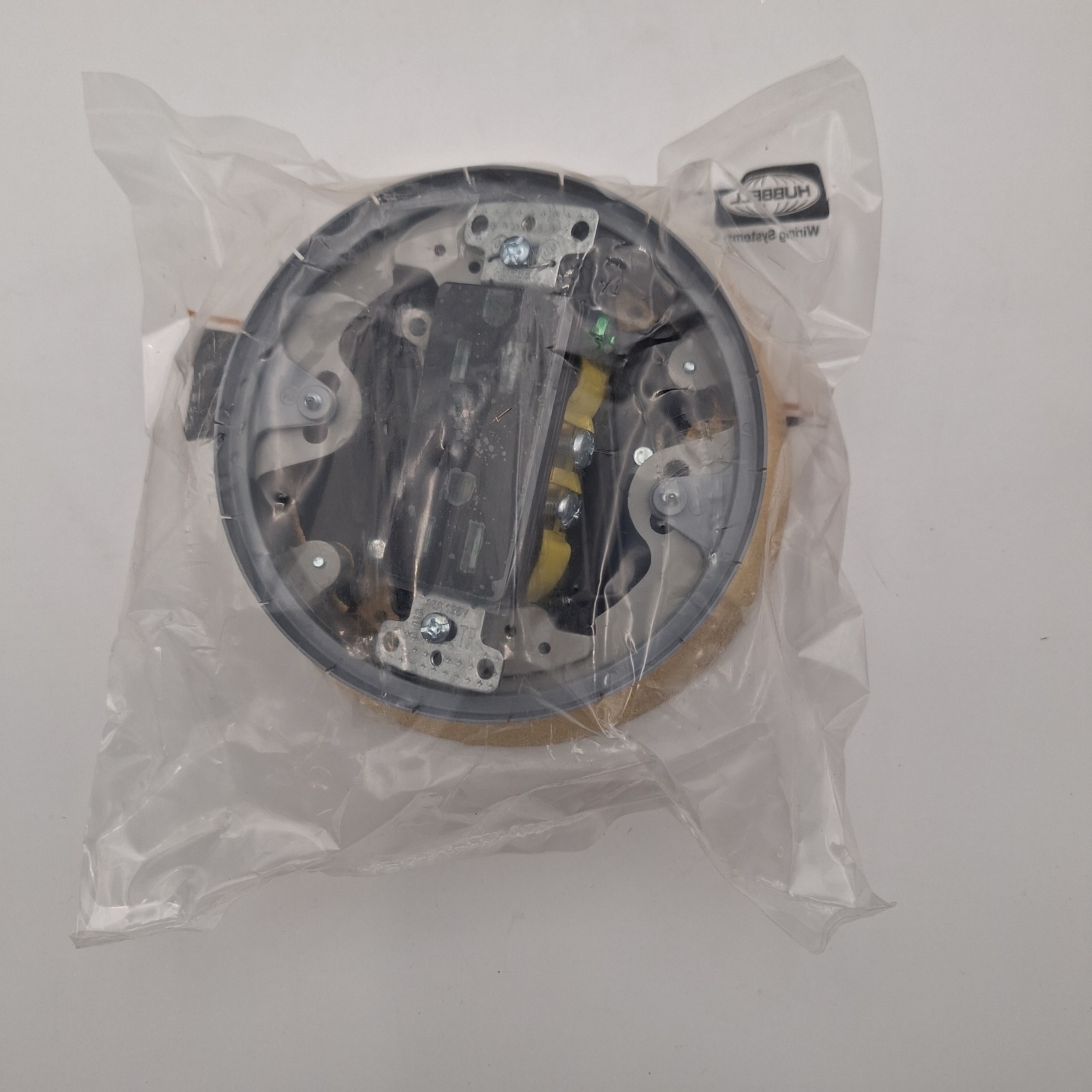 Hubbell tradeSELECT RF406BR Solid Brass Floor Box Flange Door Assembly New