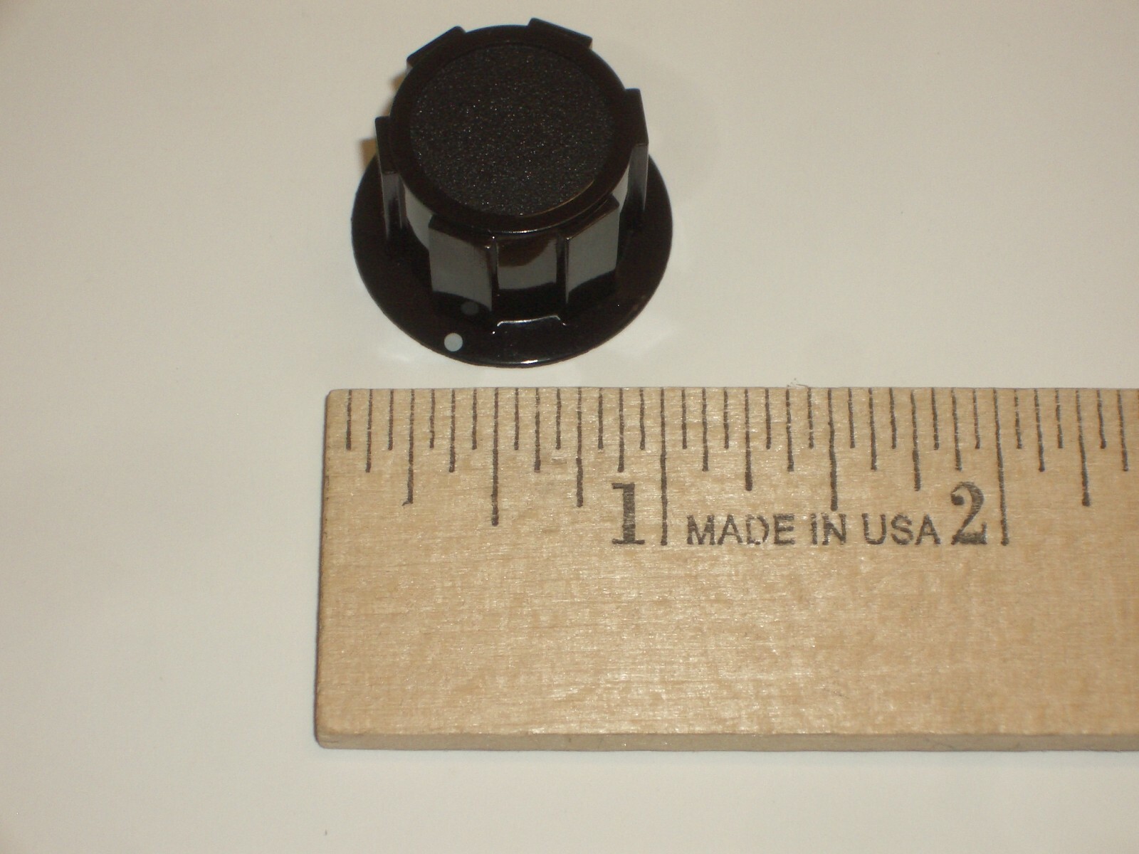 CED P-K388B BLACK SKIRTED POINTER KNOB 1.0″Dx0.6″T 1/4″SHAFT RADIO 1PC