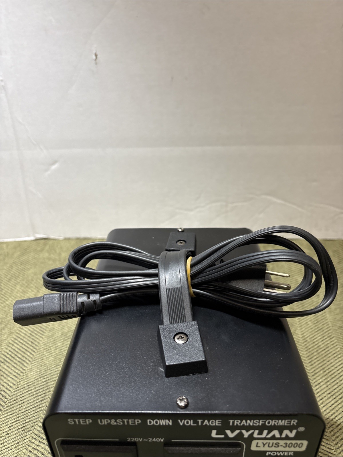 Lvyuan Step Up & Step Down Voltage Transformer LYUS-3000. NOB