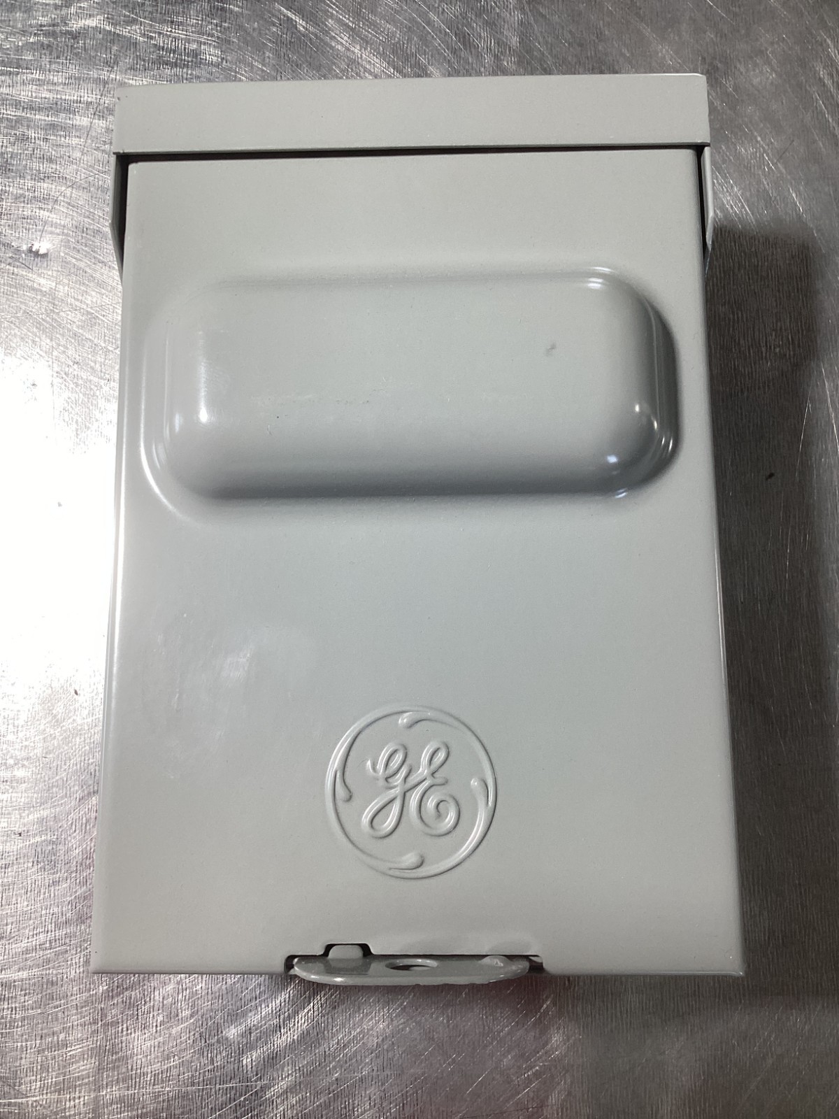 NEW GE TF30RCP 30 Amp 120/240V Fusible AC Disconnect Outdoor NEMA 3R
