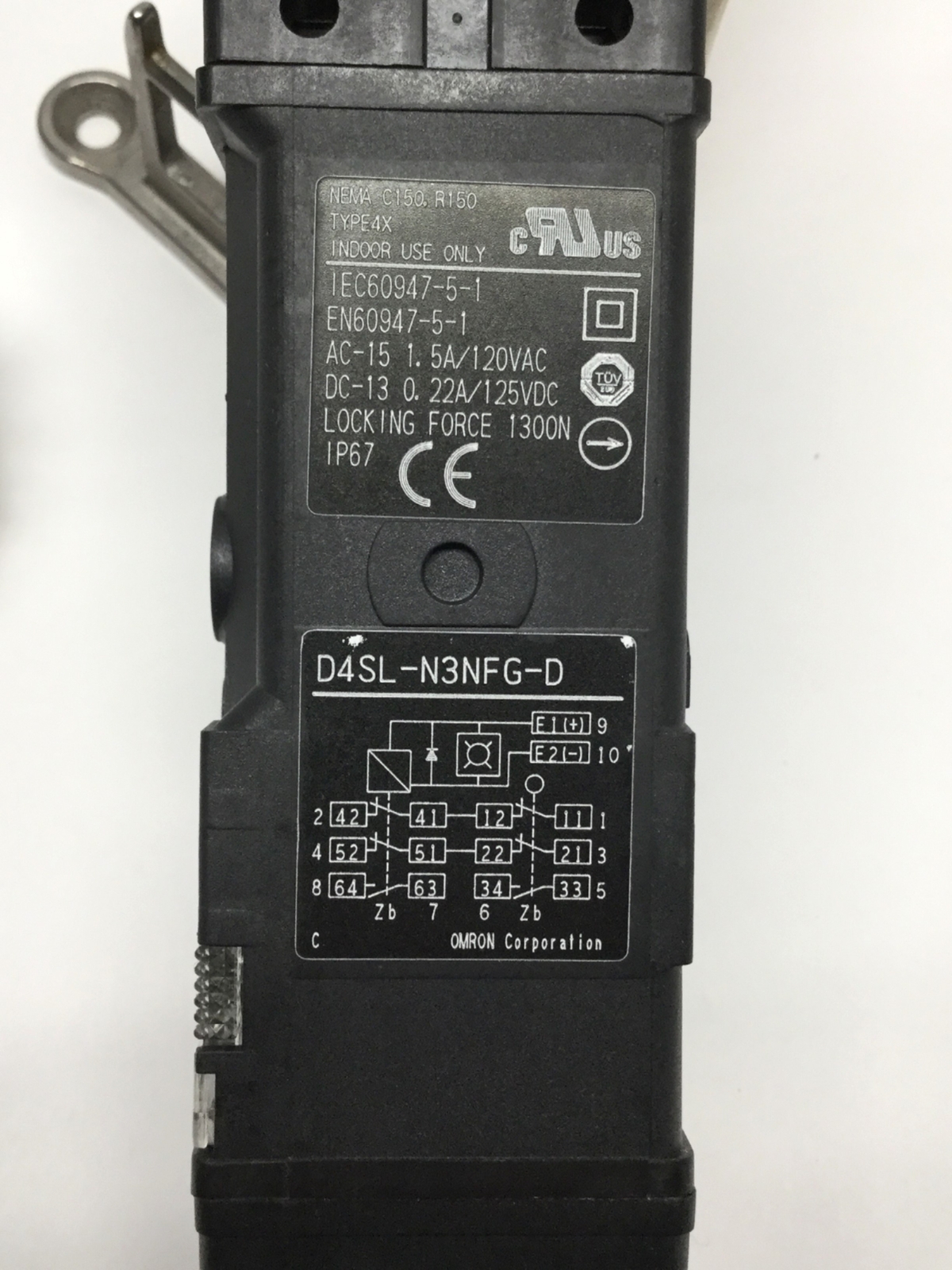 Omron D4SL-N3NFG-DN Safety Door Guard Interlock Switch, 24VDC Coil, 120VAC 1.5A