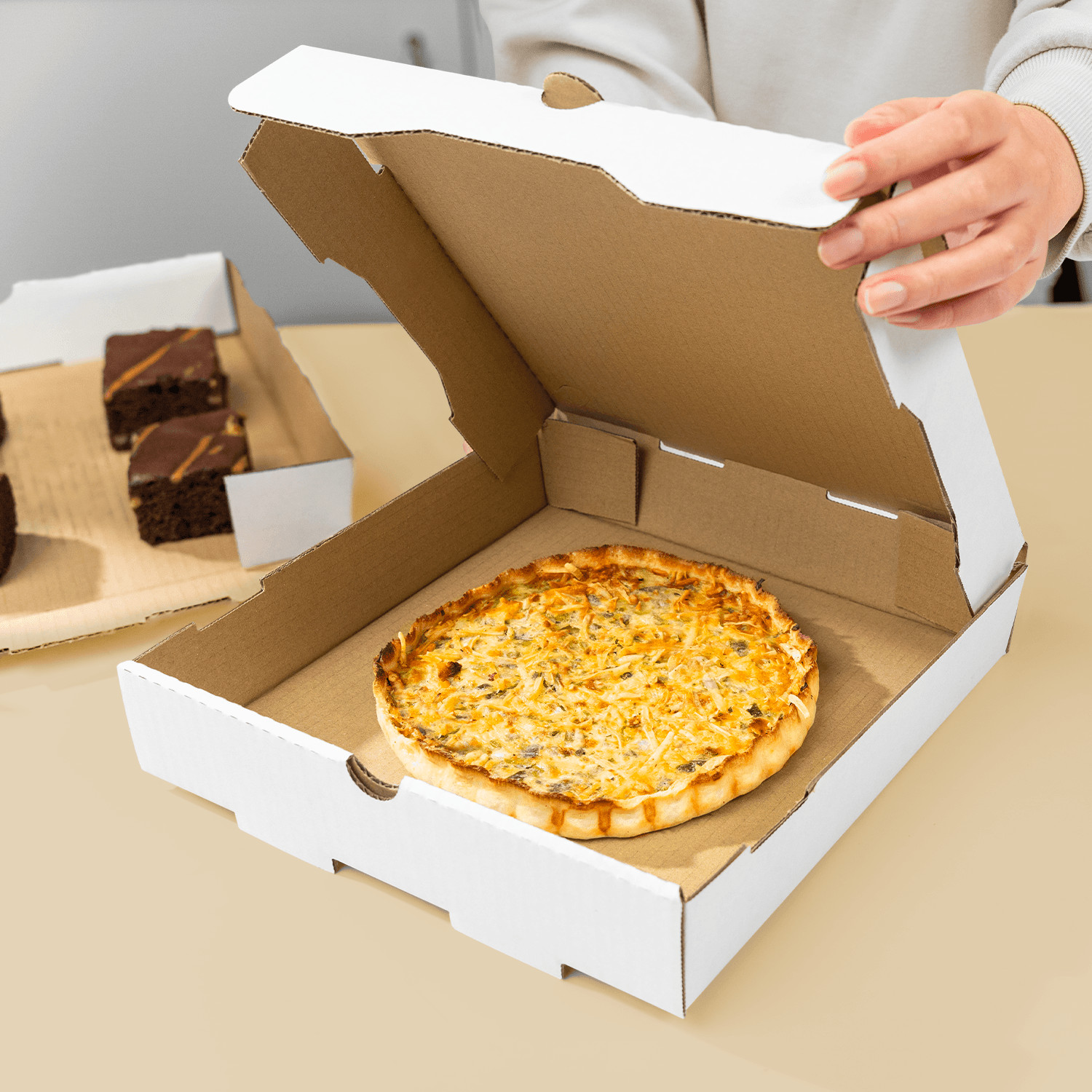 Karat Corrugated Pizza Box, 10”x10”x2”, White – 50 pcs, FP-PBF10W