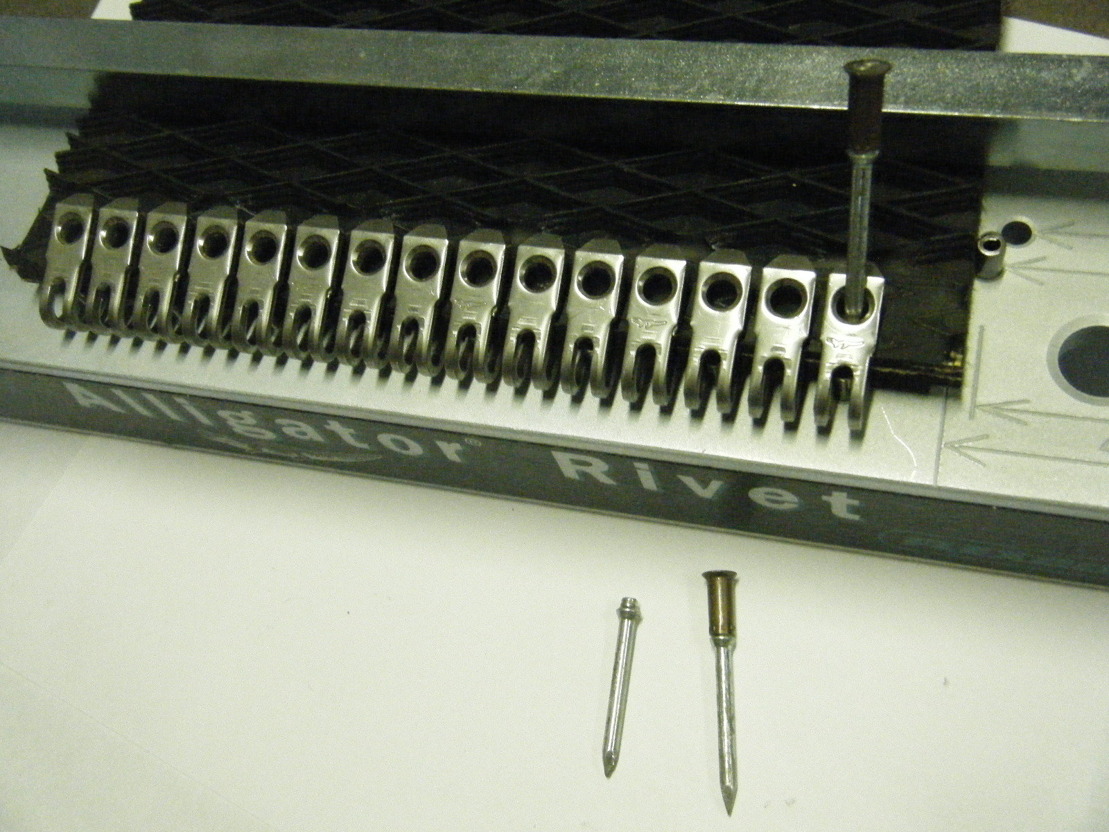 Round Hay Baler Belt Tool lacer & 7″ rivet repair splice Flexco Alligator ART-7