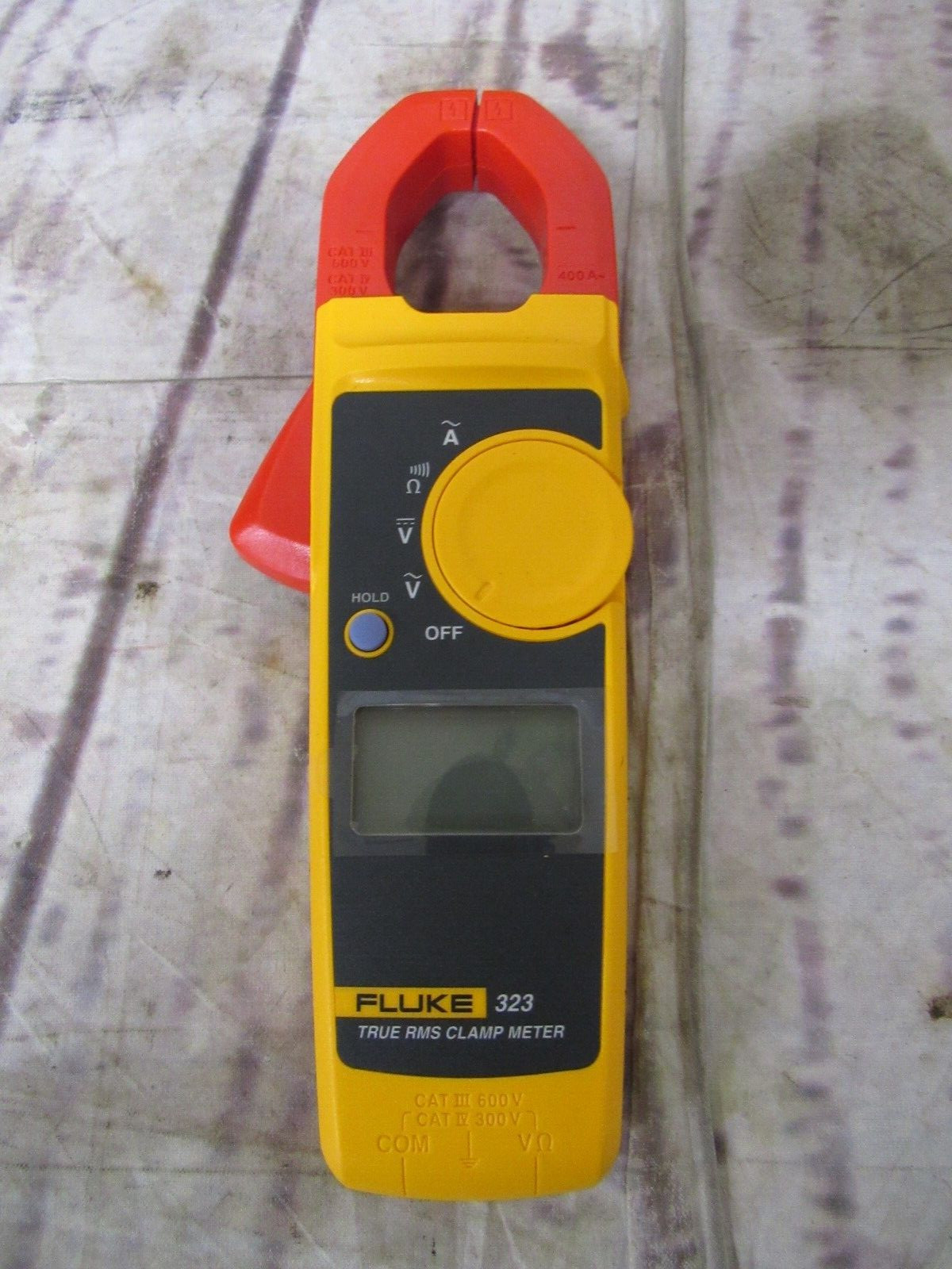 Fluke True-RMS clamp meter 323