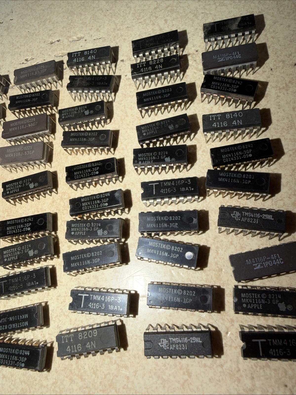 Lot Of 117 Assorted 4116 Computer Chips , Mixed Lot See Photos