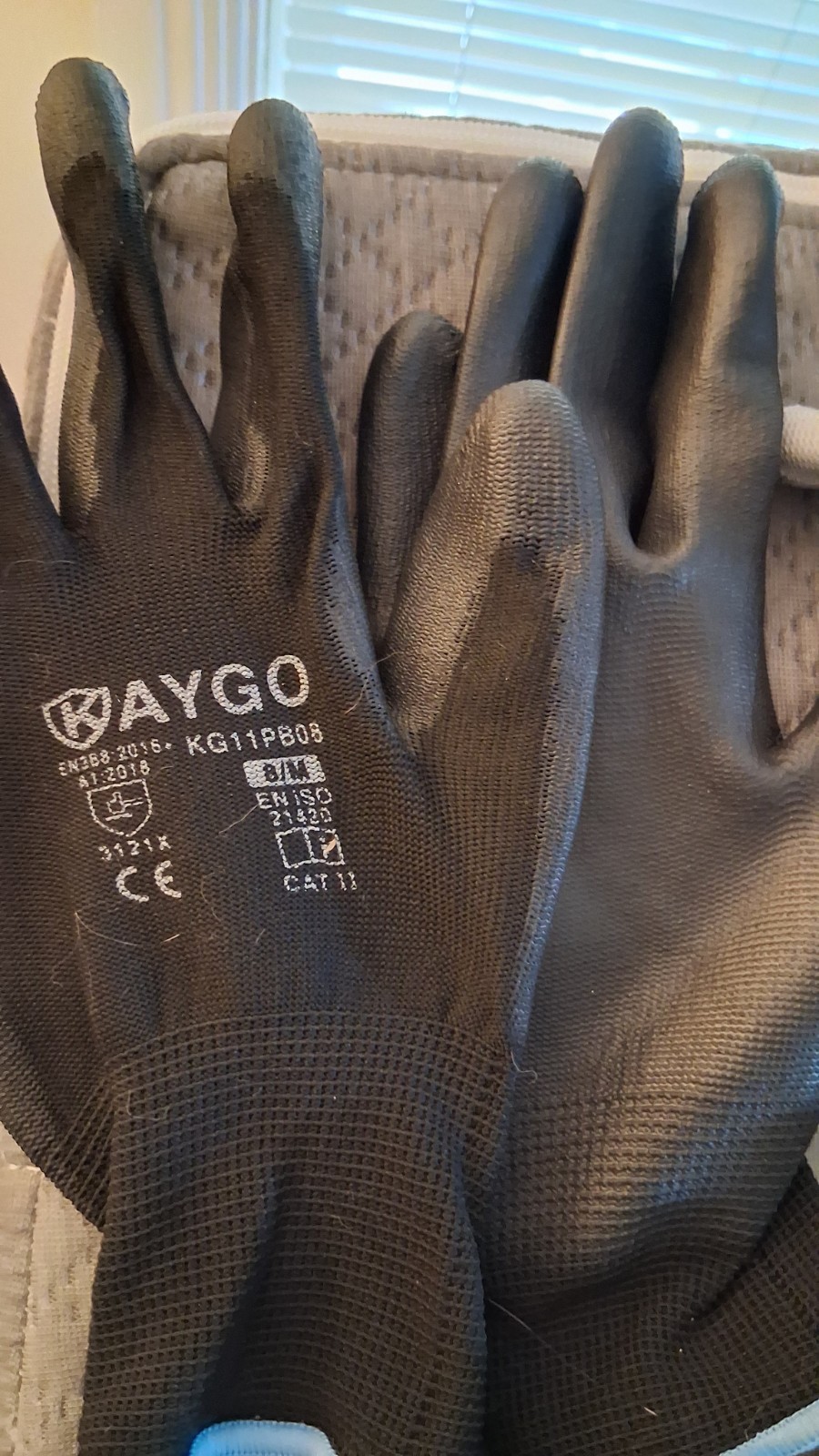 Eight random pair of gloves