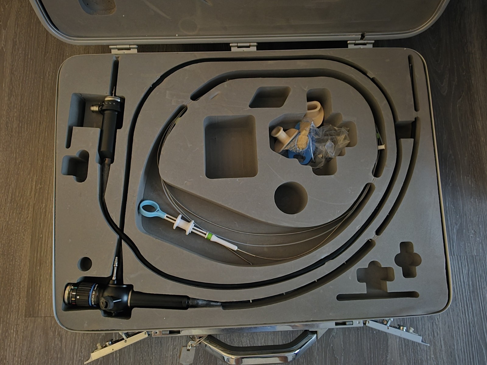 Olympus BF-P10 Bronchoscopy Endoscope With Case & Accessories