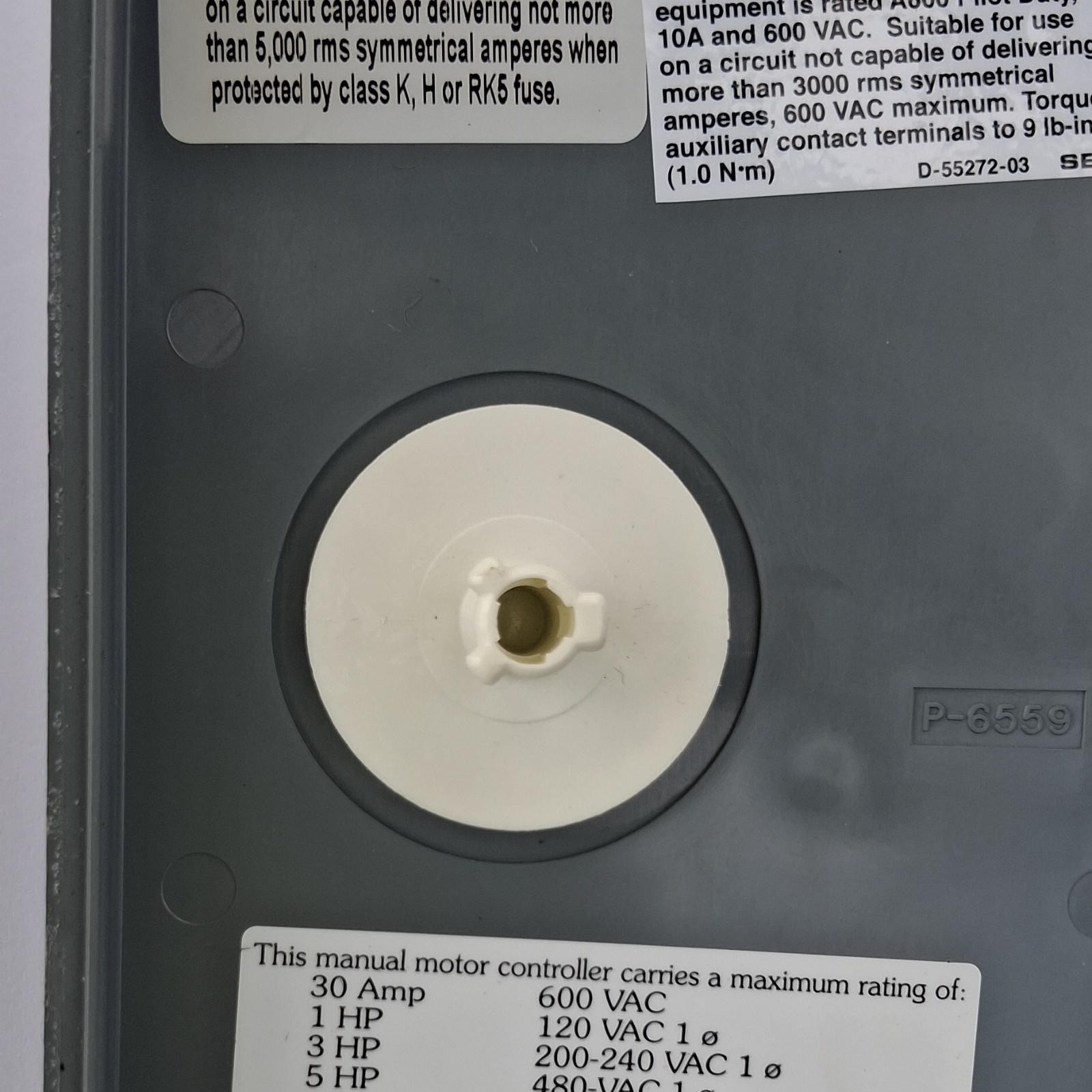 Hubbell Circuit-Lock Motor Disconnect Switch 30A 600VAC 3-Pole Lockable Gray/Red