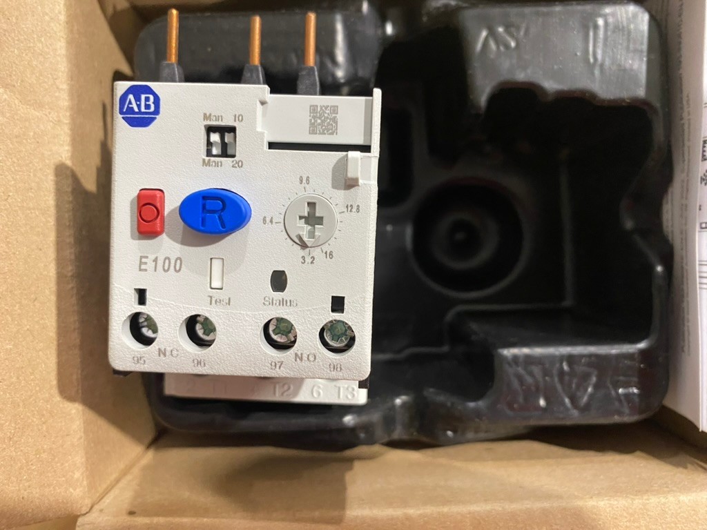 Allen Bradley E100 3.2-16.0 A DIRECT MOUNT OVERLOAD RELAY