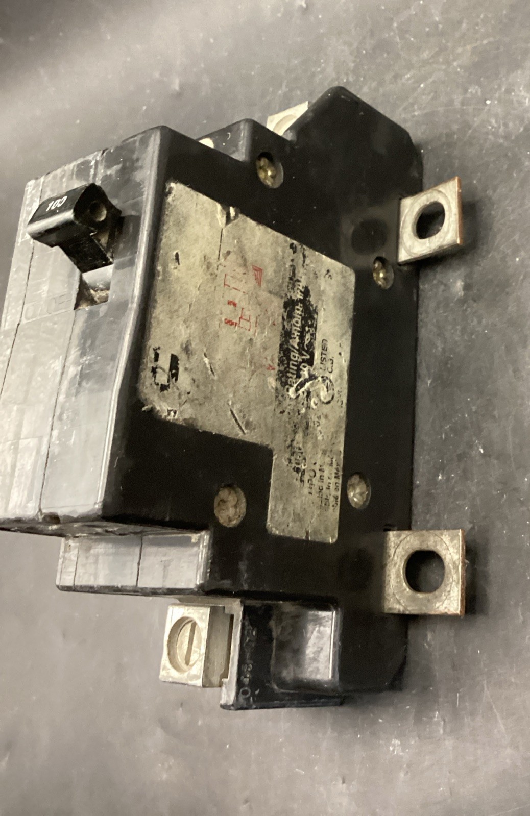 USED Square D QOM100VH8106 22kA 2 Pole 100 Amp Bolt On Main Circuit Breaker