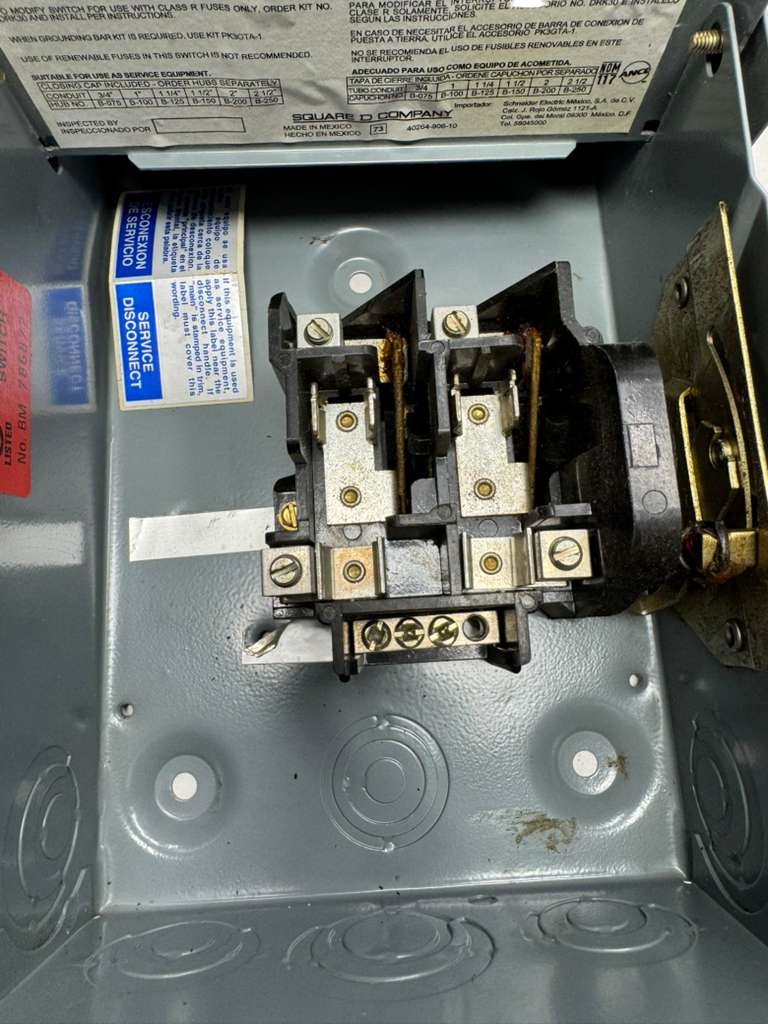 Square D D221NRB General Duty Safety Switch Series E3, 30A, 240VAC *Please Read*