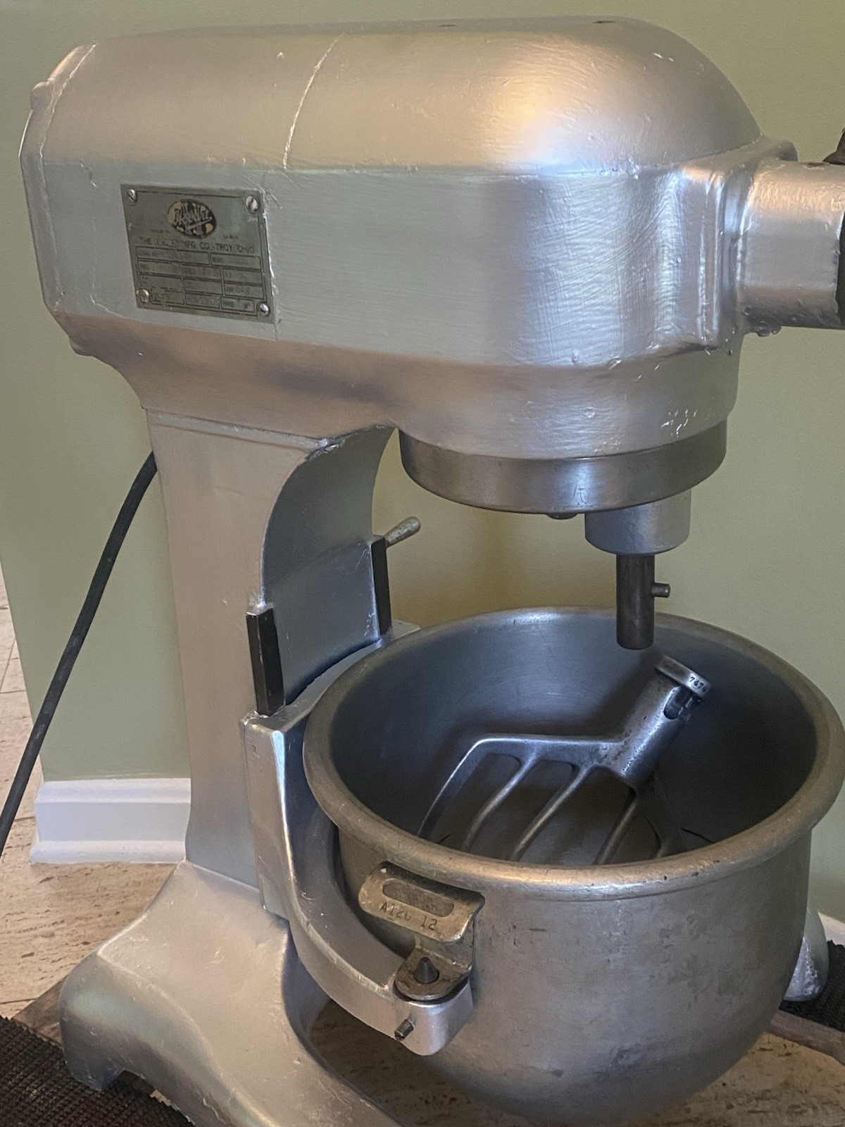 Hobart A120 12 Quart Commercial Bakery Dough Mixer + Bowl Paddle Reconditioned