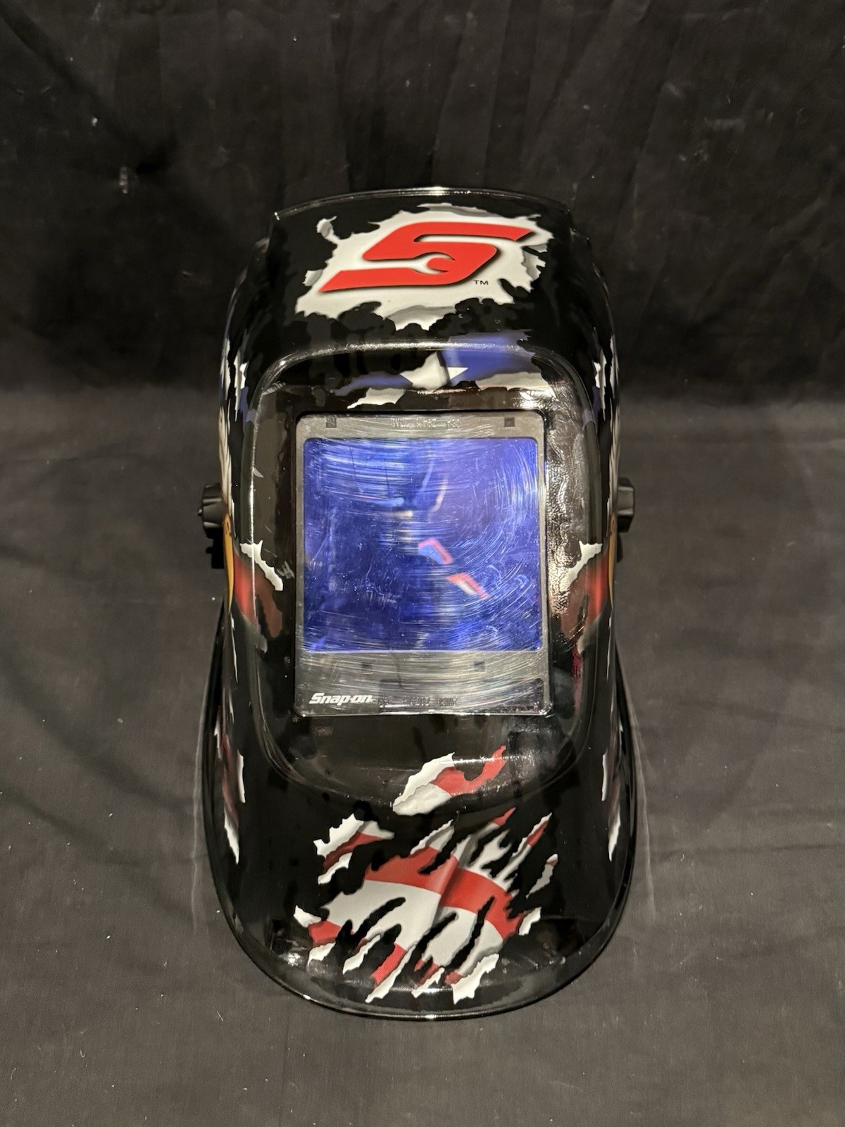 SNAP-ON Auto-Darkening Welding Helmet (Black/ Multi-Color Eagle Graphic) YA4609