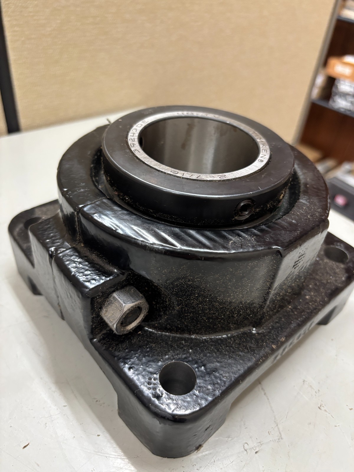 SEALMASTER RFB 207 FOUR BOLT FLANGE TAPERED ROLLER BEARING 2-7/16″ BORE