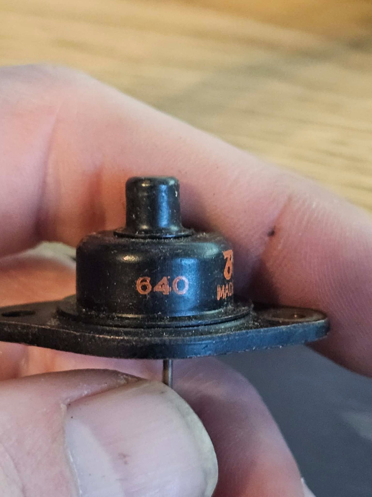 Early Rare Bendix 1st USA Germanium Transistor 2N235 Raised Top Black Clean 640
