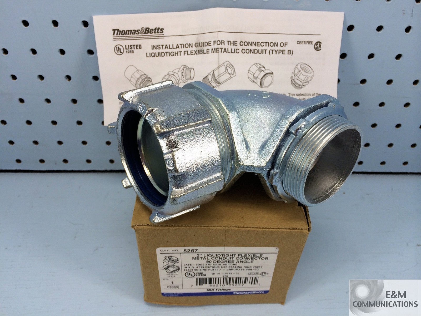 5257 T&B THOMAS & BETTS 2″ LIQUIDTIGHT FLEX METAL 90 D CONDUIT FITTING
