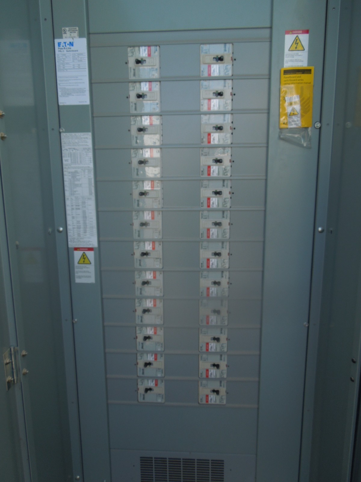 Eaton 4000A 3ph 415/240V Main Breaker Switchboard w/ 48- HFD3080 Breakers 3R