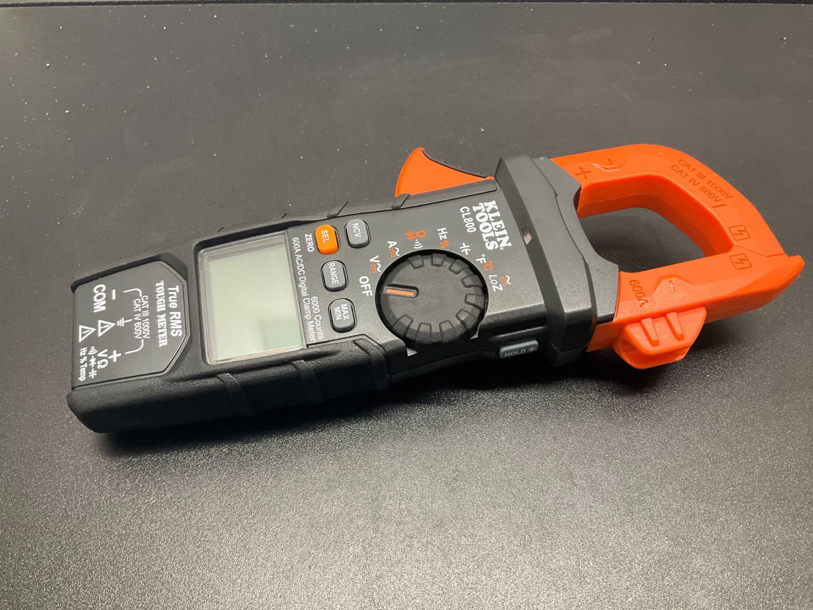 Klein Tools CL800 600A AC/DC Auto-Ranging Digital Clamp Meter.