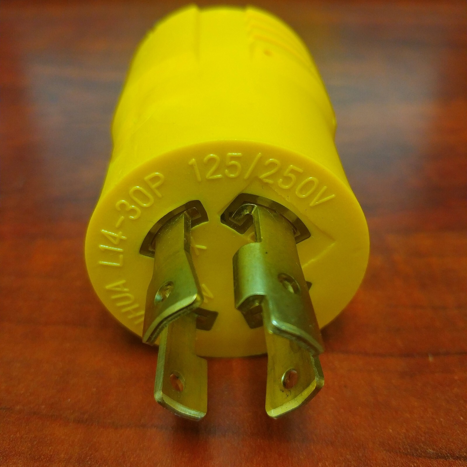 Nema L14-30P Locking Male 125/250 Generator Plug to TT-30R (Female) RV Out