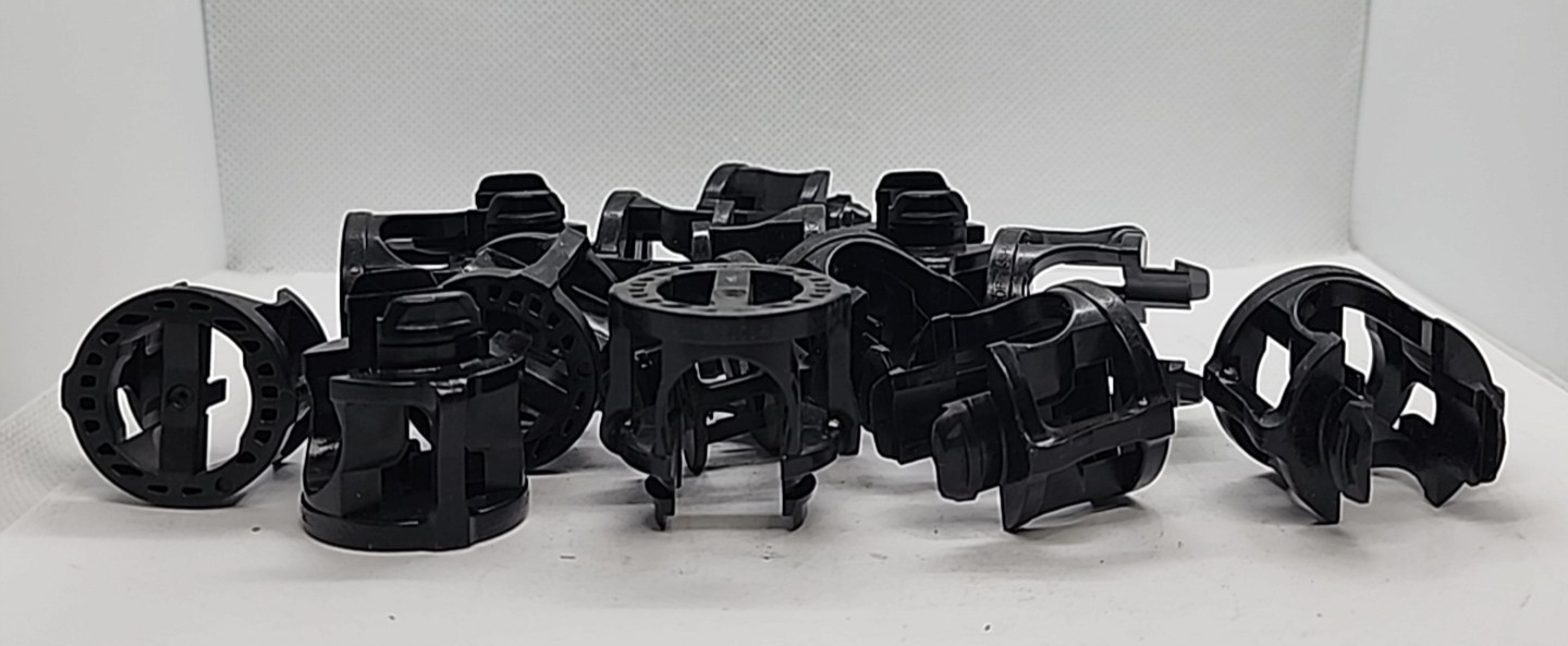 Lot of 195 – COMMSCOPE SSH-1416 SnapStak CABLE HANGER [2ES1-1]
