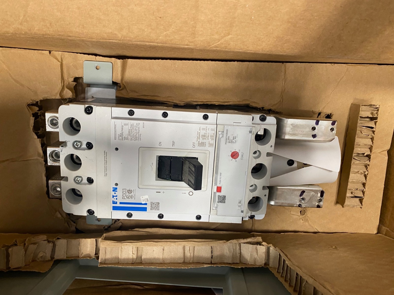 Eaton BKD3G400 PDD33G0400TFAN 3P 400 Amp 240 Volt Main Circuit Breaker Kit