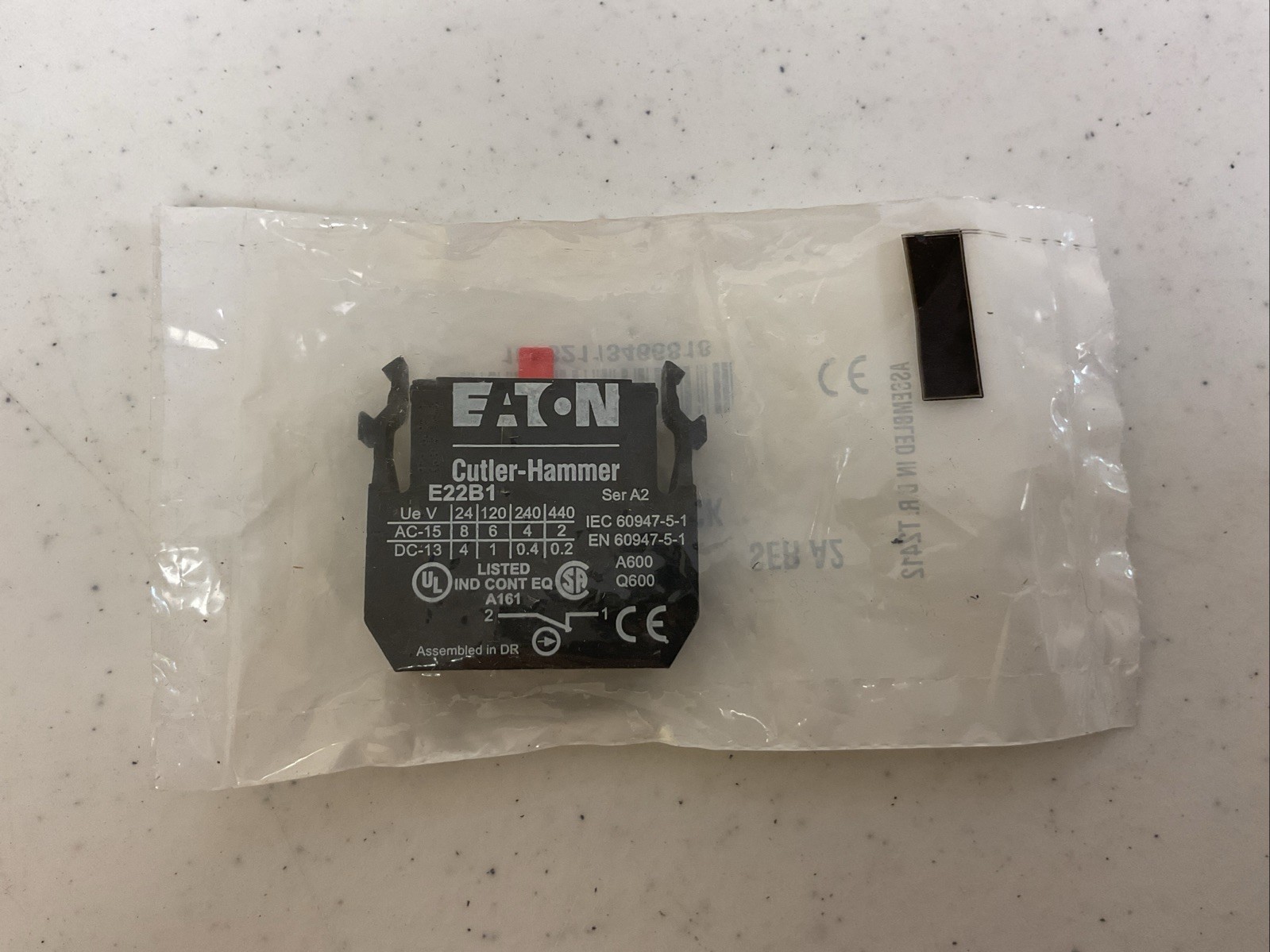 NEW EATON CUTLER-HAMMER E22B1 CONTACT BLOCK, FREE SHIPPING
