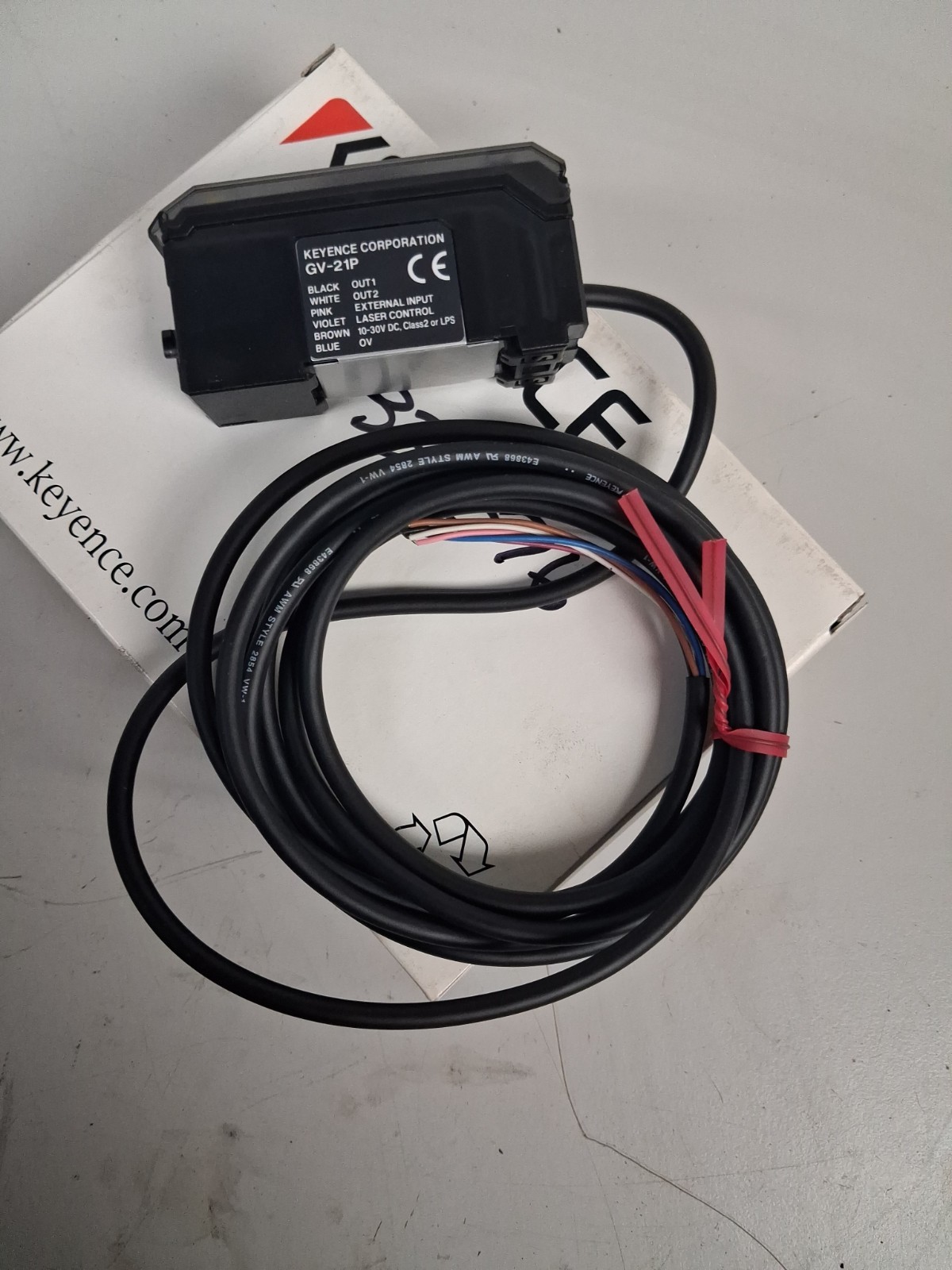 (BRAND NEW IN BOX) Keyence GV-21P Laser Sensor GV21P