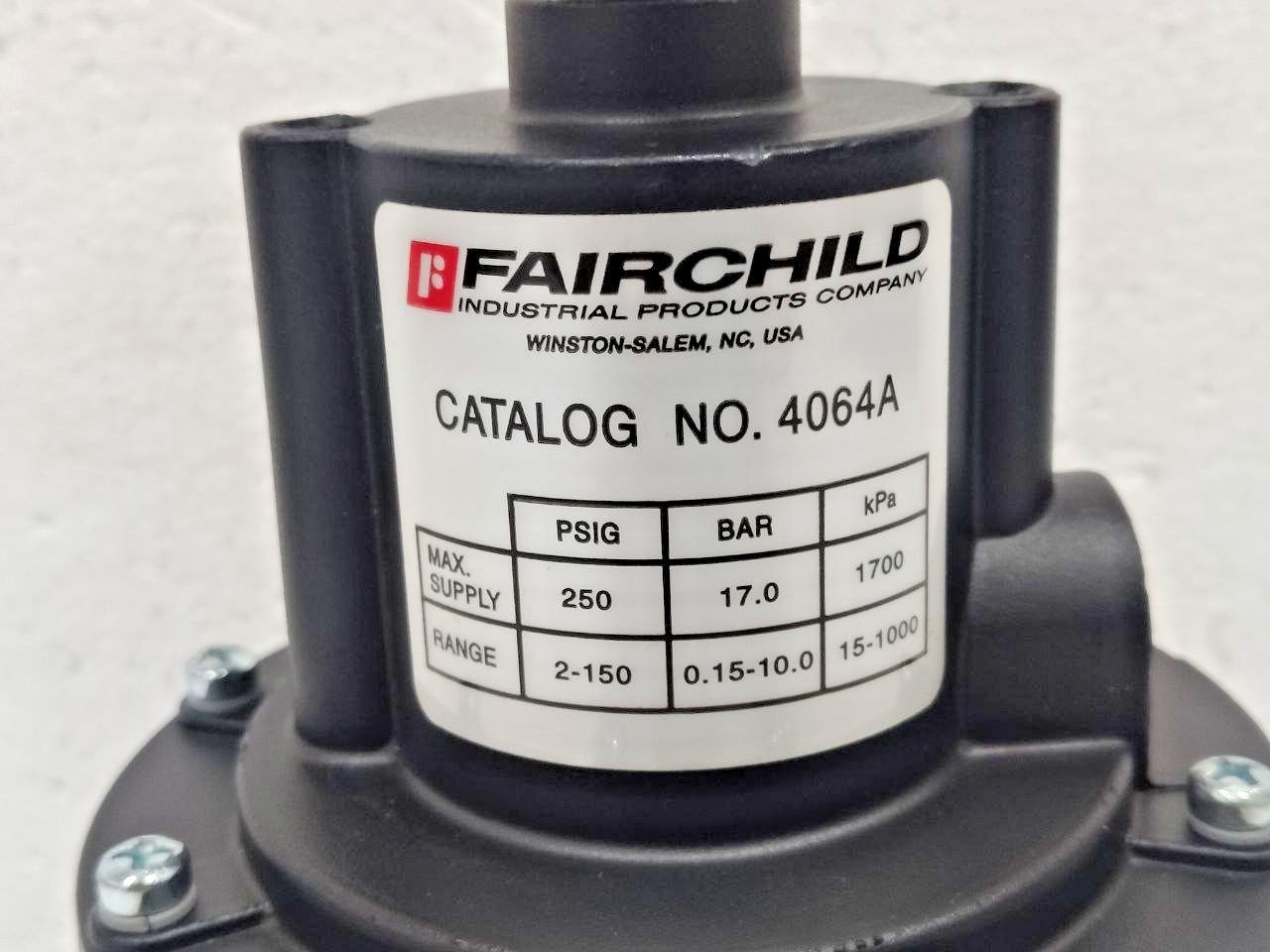 FAIRCHILD INDUSTRIAL 4000A 4064A PRECISION PRESSURE REGULATOR 250 PSI NEW