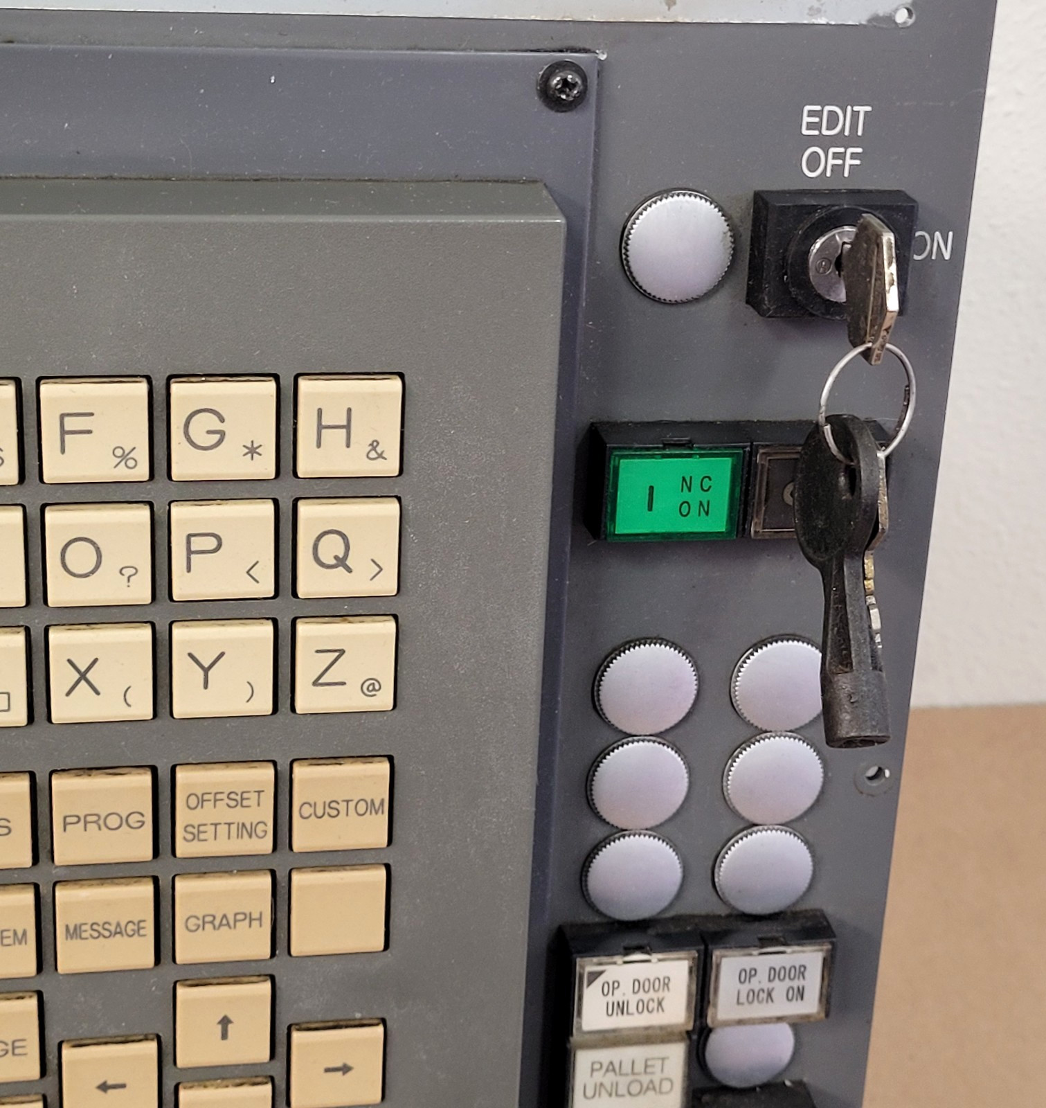 FANUC A02B-0261-C162/MCR MDI UNIT OPERATOR CONTROL PANEL FROM TOYODA FA450