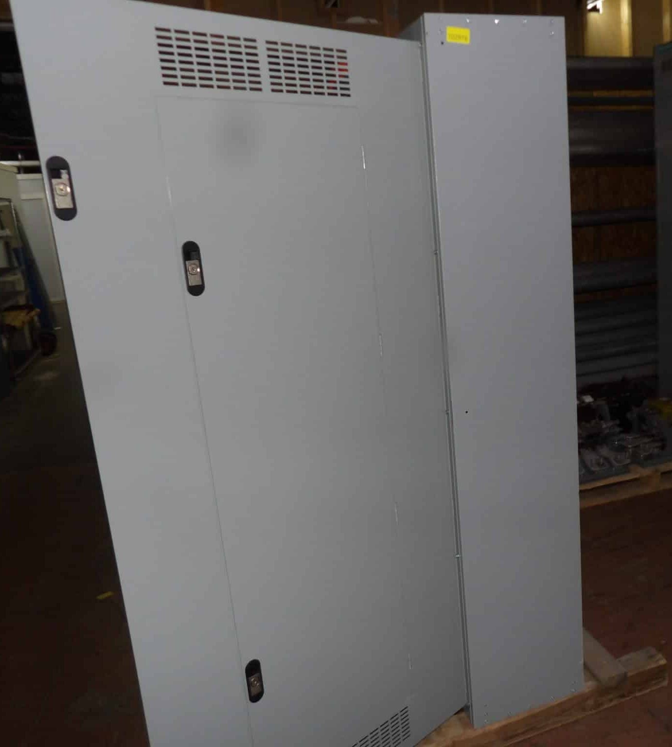 NOS Siemens P5E75ML800ABS Type p5 800A 480Y/277V 3 Phase 4 Wire Panelboard +…