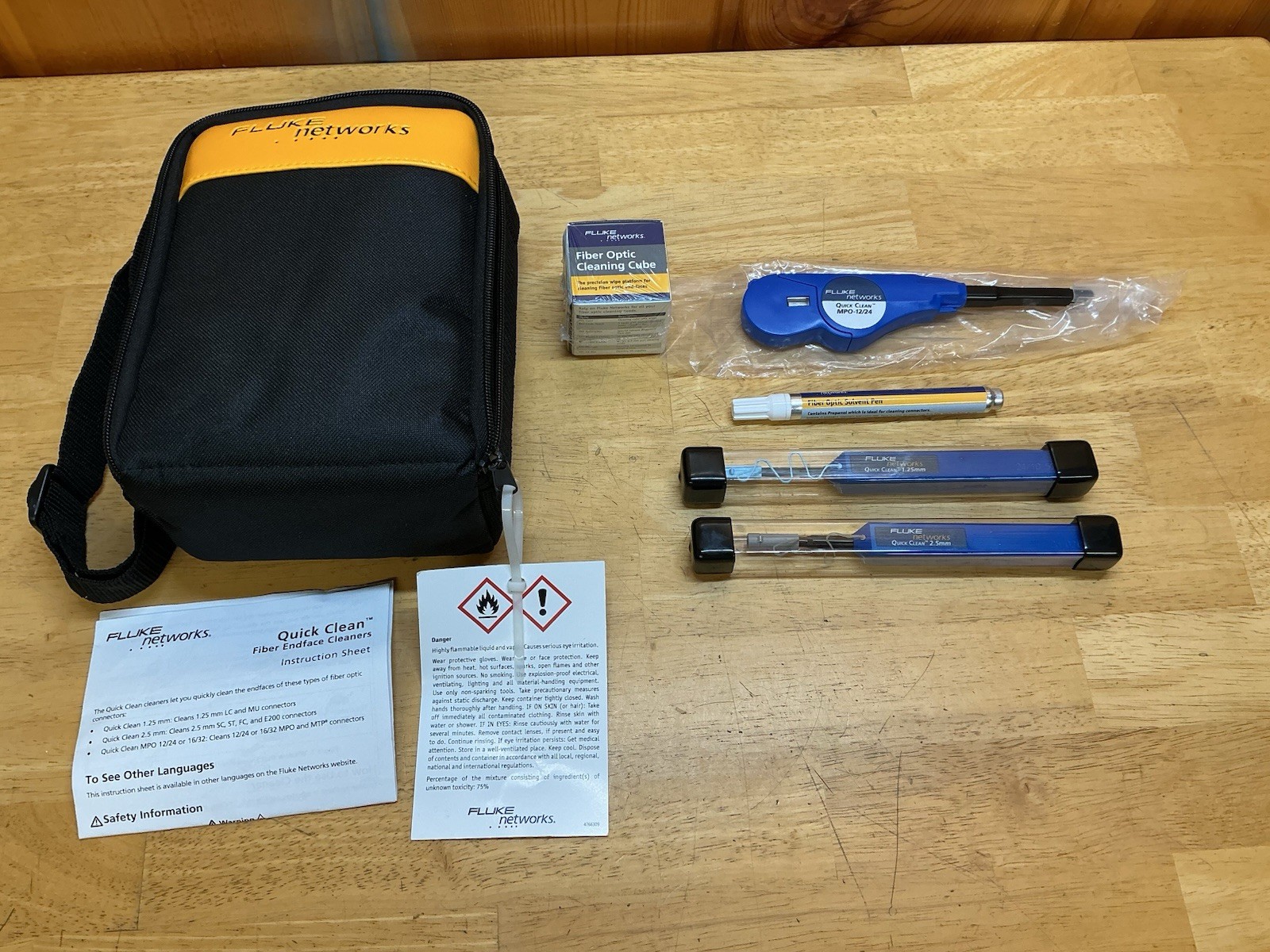 Fluke NFC-KIT-CASE-E Fiber Optic Cleaning Kit – QuickClean 1.25mm 2.5mm MPO