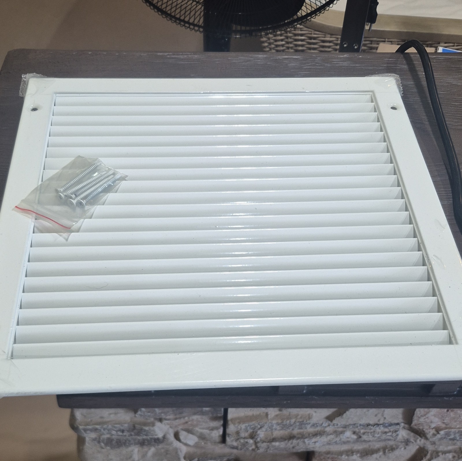 Green Vent GV.CRG.1212 12×12 White Aluminum Square Vent Cover w/ Insect Mesh