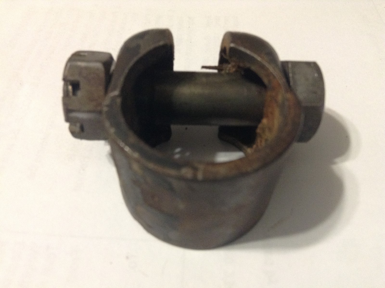 TX14028 – A Used Steering Clamp For A Long 480, 520, 680, 2360, 2460 Tractors