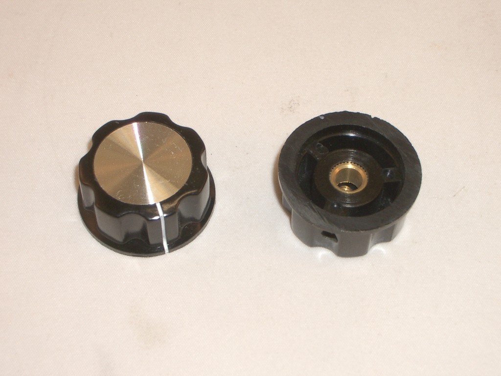CED P-K373 DIAL KNOB BLACK ALUMINUM SILVER INSERT 1.3Dx0.6T 1/4″ SHAFT 2PC SET