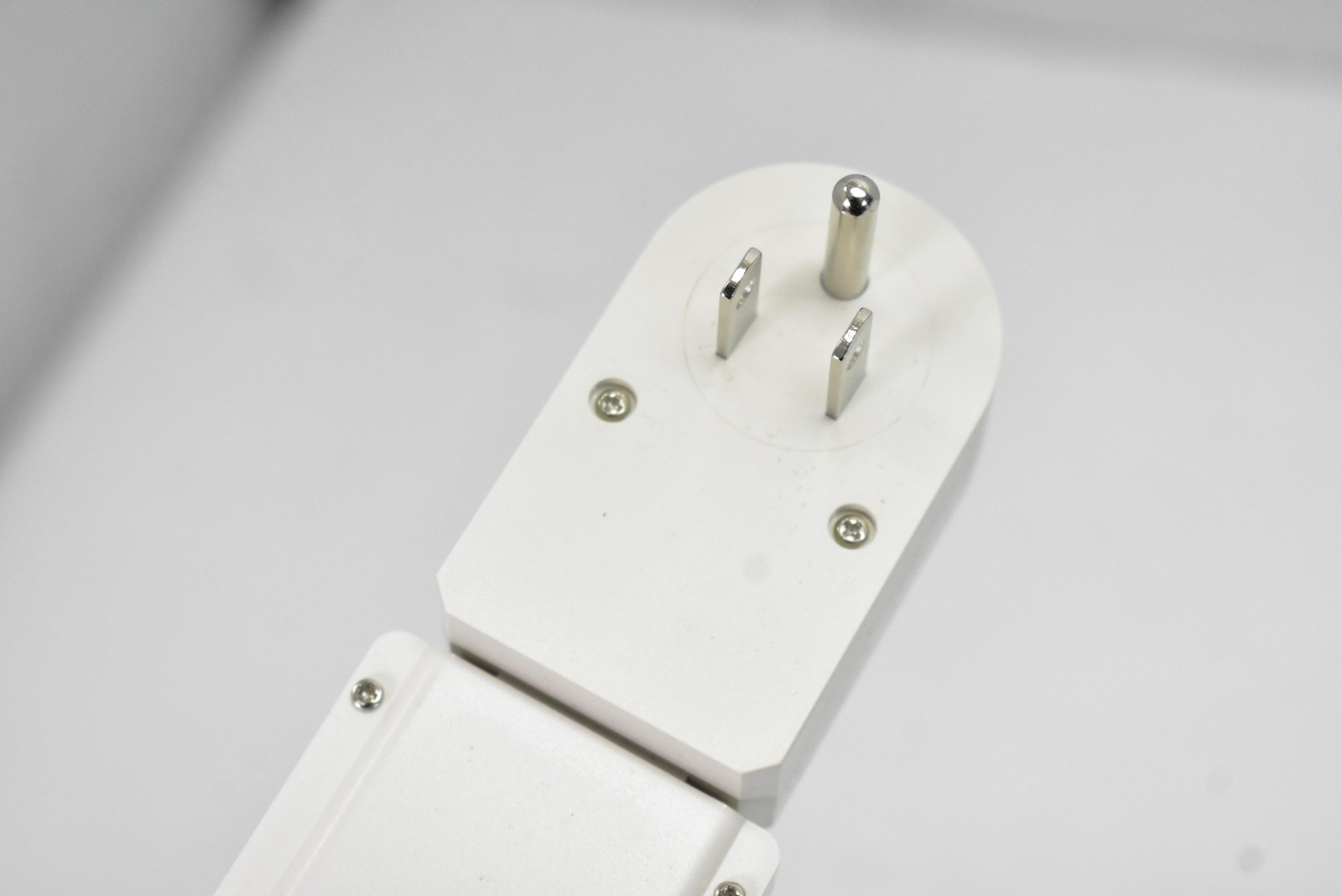 Retractable Power Strip Combination Outlet L0056 White USB-A USB-C 2AC Desk