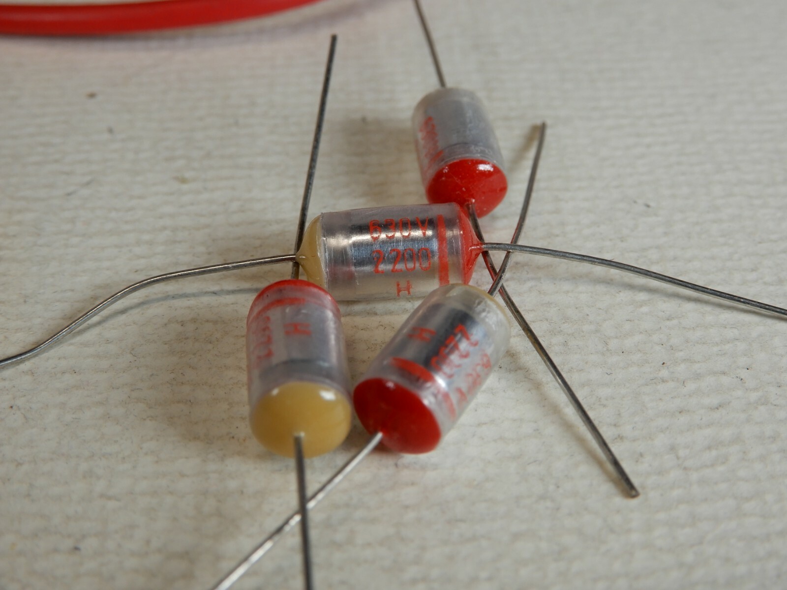 Siemens Styroflex Polystyrene Capacitors 2200pf .0022uf 630V (4) NOS
