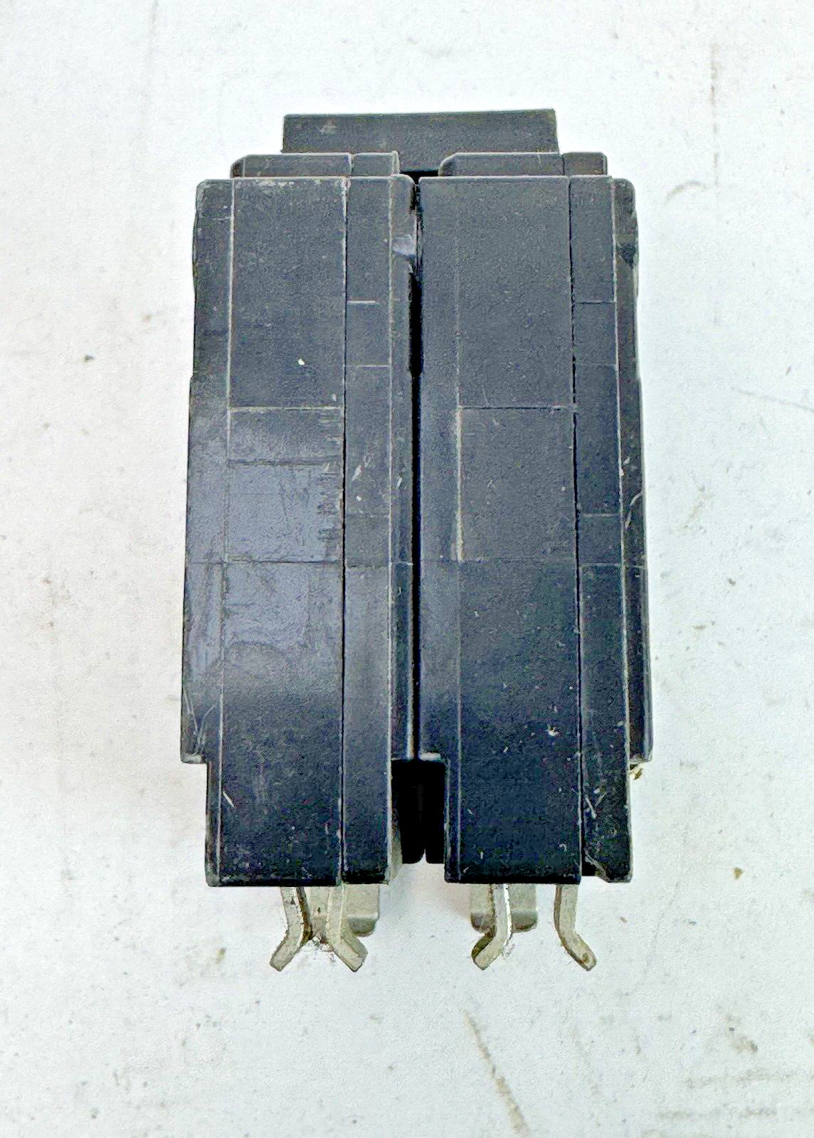 GE – TQ2120 – COMMON TRIP CIRCUIT BREAKER – 2 POLE, 20 A, 240 VAC, TYPE TQ