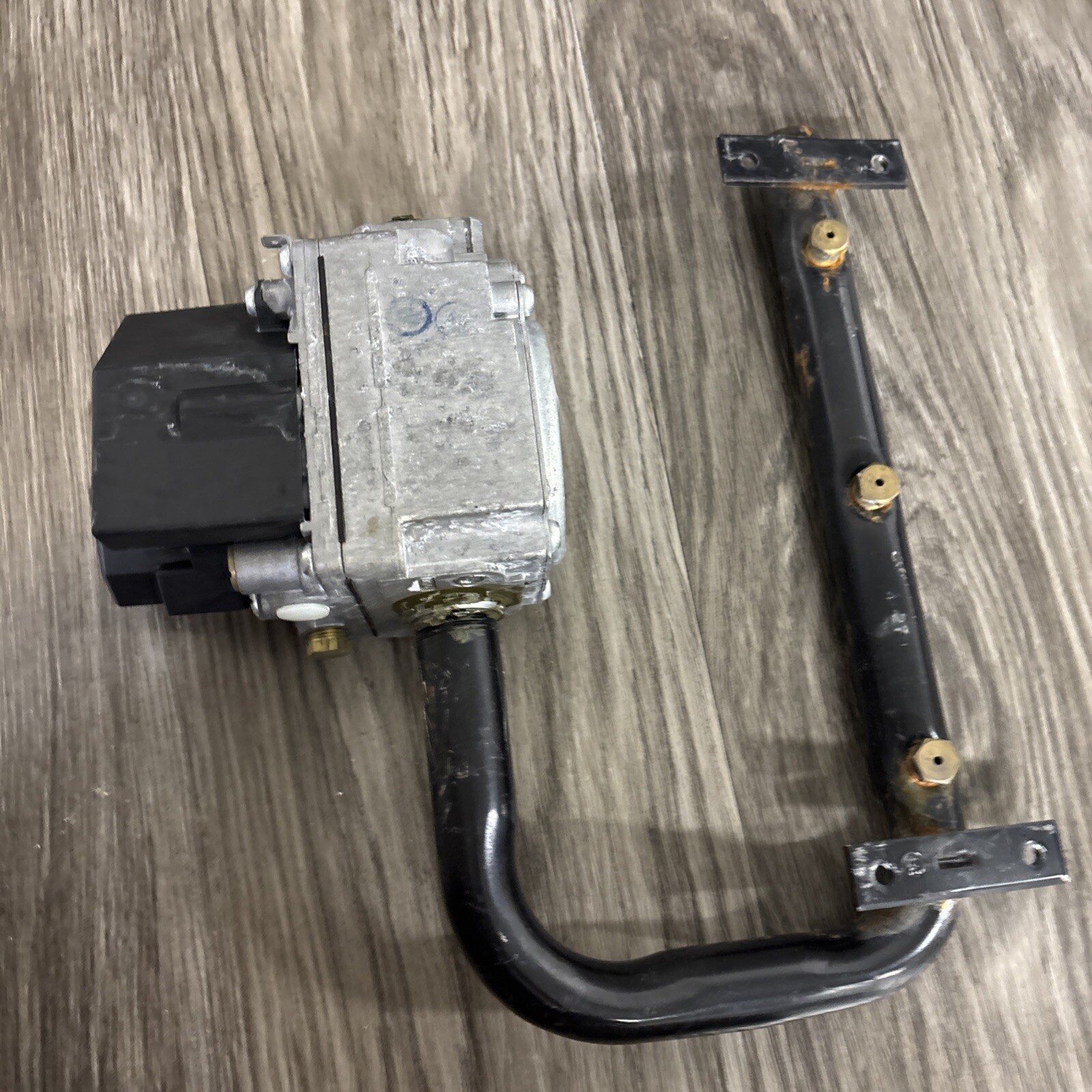 White Rodger’s 36H32-423 Gas Valve #W5