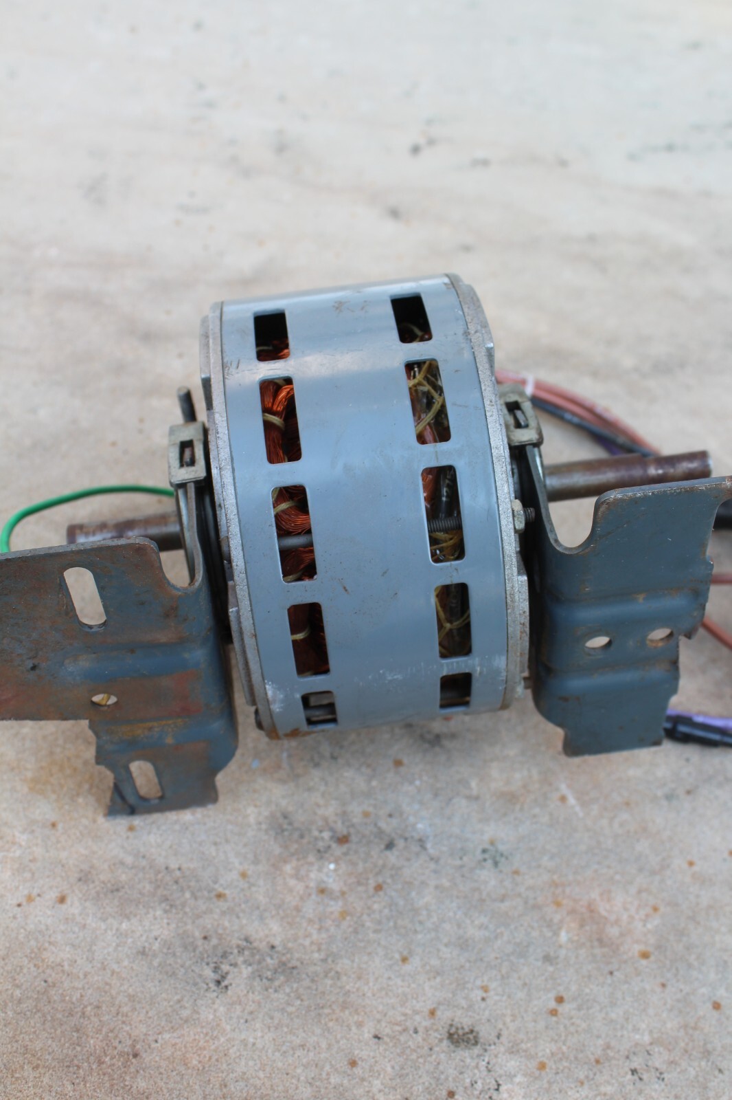 Dayton Fan Duty AC Motor Model 3M134A, 1/15 HP, 1075 RPM, 3 speed, 1PH, 115 Volt