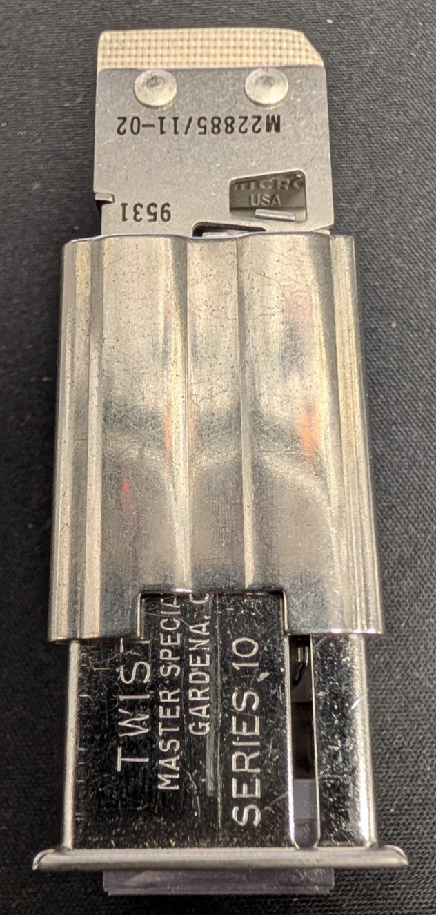 Master Specialties Twist-Lite 10HA1C1F2J3N1R1 White Indicator Light/Pushbutton