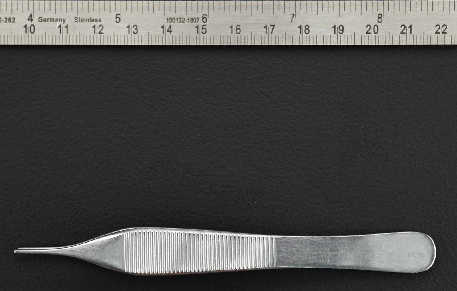 Novosurgical 0621-12 Adson Thumb Forceps, 1×2 Teeth, Straight, 4.75″
